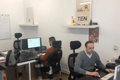 Son de tres estudio