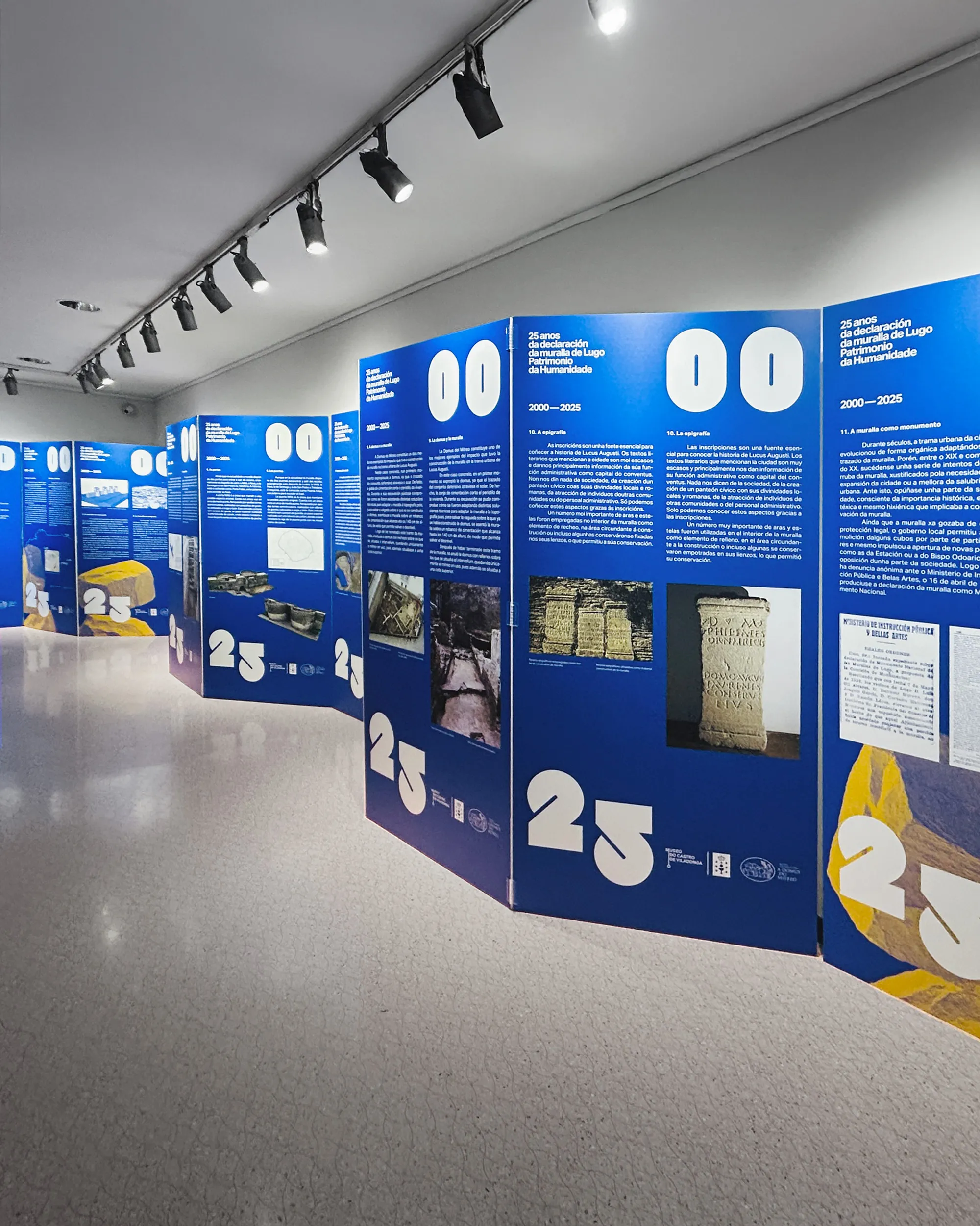 Gráfica exposición 25 anos da declaración da muralla de Lugo Patrimonio da Humanidad